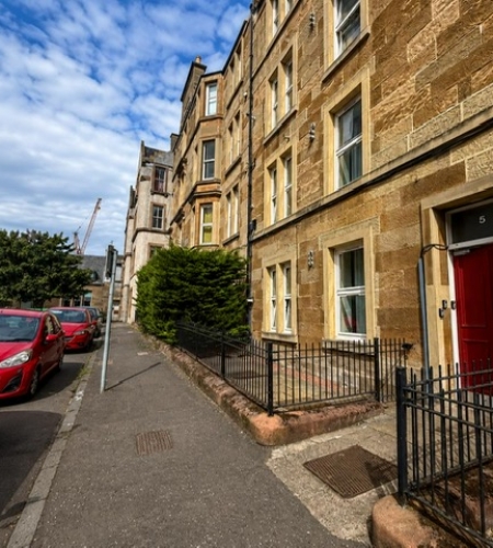 5/16 Caledonian Crescent, Edinburgh, EH11 2DB 