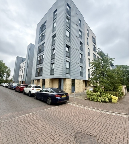 32/9 Kimmerghame Drive, Edinburgh, EH4 2GJ