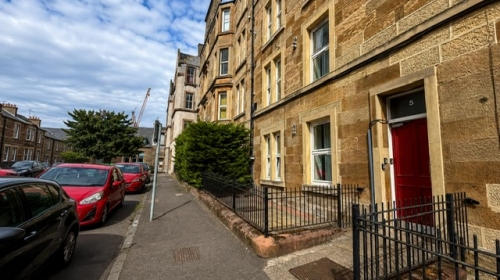 5/16 Caledonian Crescent, Edinburgh, EH11 2DB 
